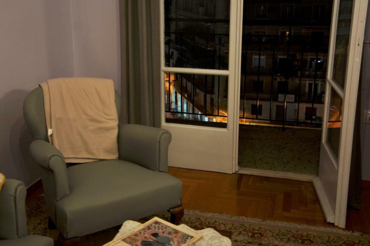 Vintage, Spacious Apartment In The Heart Of Athens! Luaran gambar